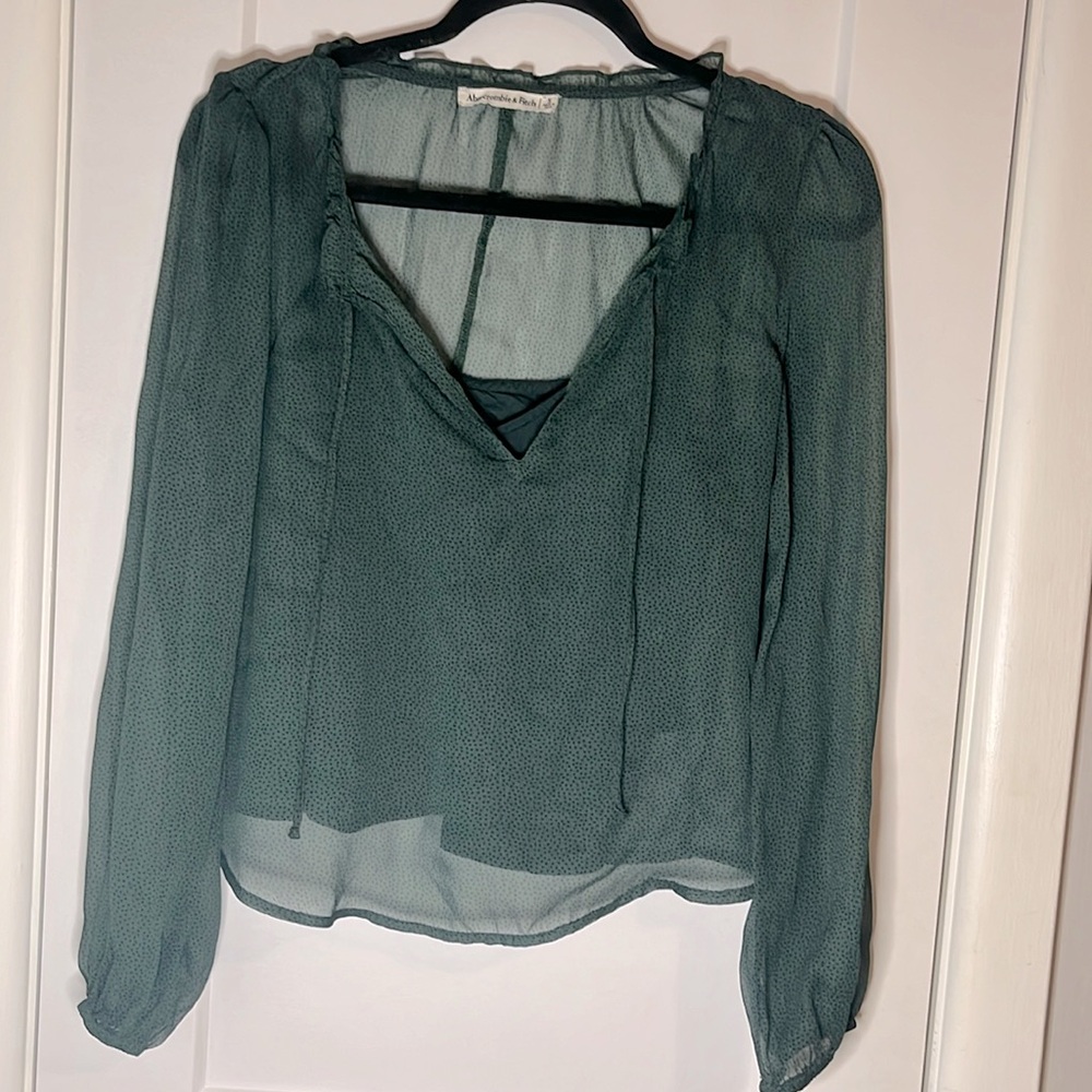 Abercrombie & Fitch shear polkadot top